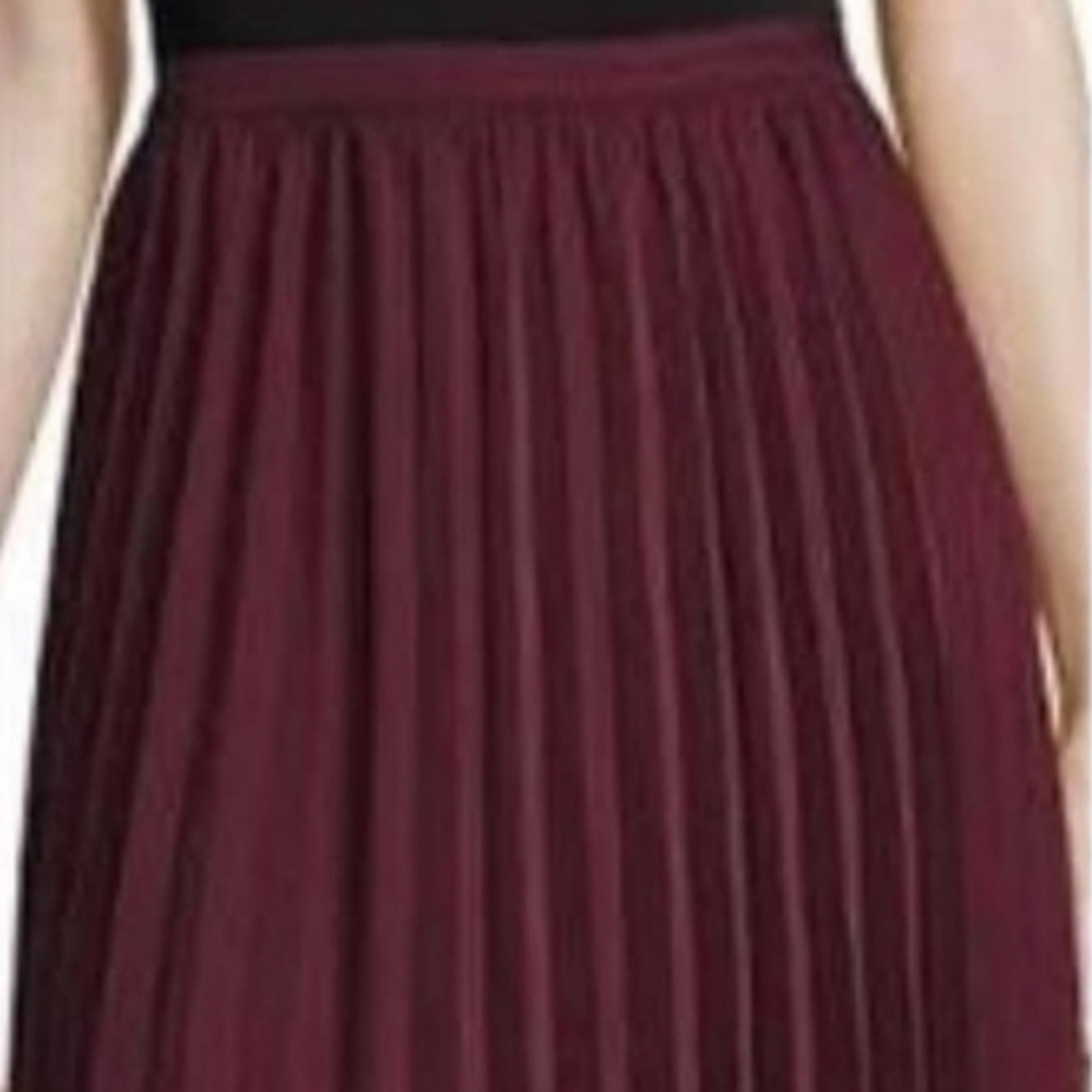 Worthington burgundy pleated skirt size 8